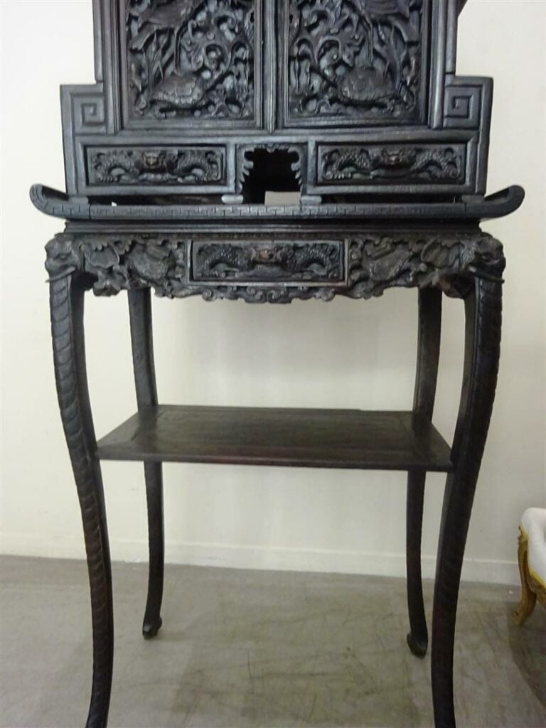 MEUBLE CABINET A DEUX CORPS EN BOIS EXOTIQUE - Vietnam / Indochine, Première mo…