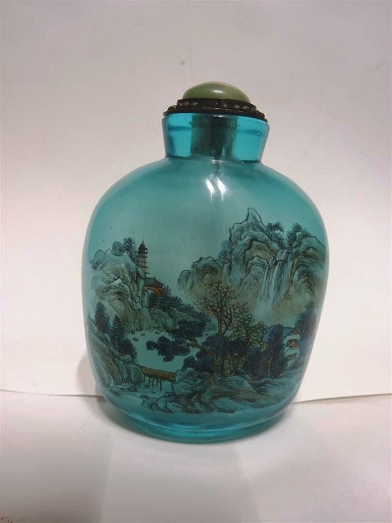 GRAND FLACON TABATIERE OVOIDE EN VERRE PEINT DE L'INTERIEUR - Chine, Epoque XXe…