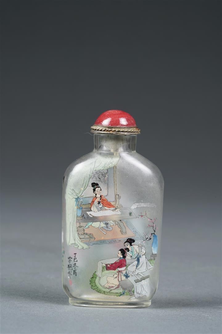 FLACON TABATIERE A EPAULES TOMBANTES EN VERRE PEINT DE L'INTERIEUR - Chine, Epo…