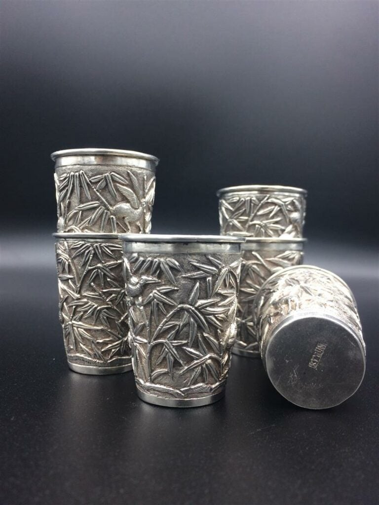 SUITE DE SIX (6) COUPES A MEIGUILUJIU EN ARGENT CHINOIS D'EXPORTATION PAR KYYUN…