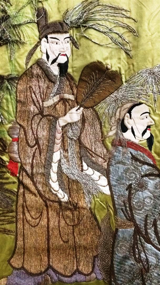 GRAND PANNEAU DE SOIE BRODEE D'IMMORTELS TAOISTES - Chine, Epoque XXe siècle -…