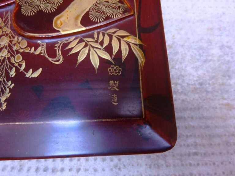 BOÎTE QUADRANGULAIRE EN BOIS LAQUE - Japon, Taisho / Showa - Quadrangulaire, à…