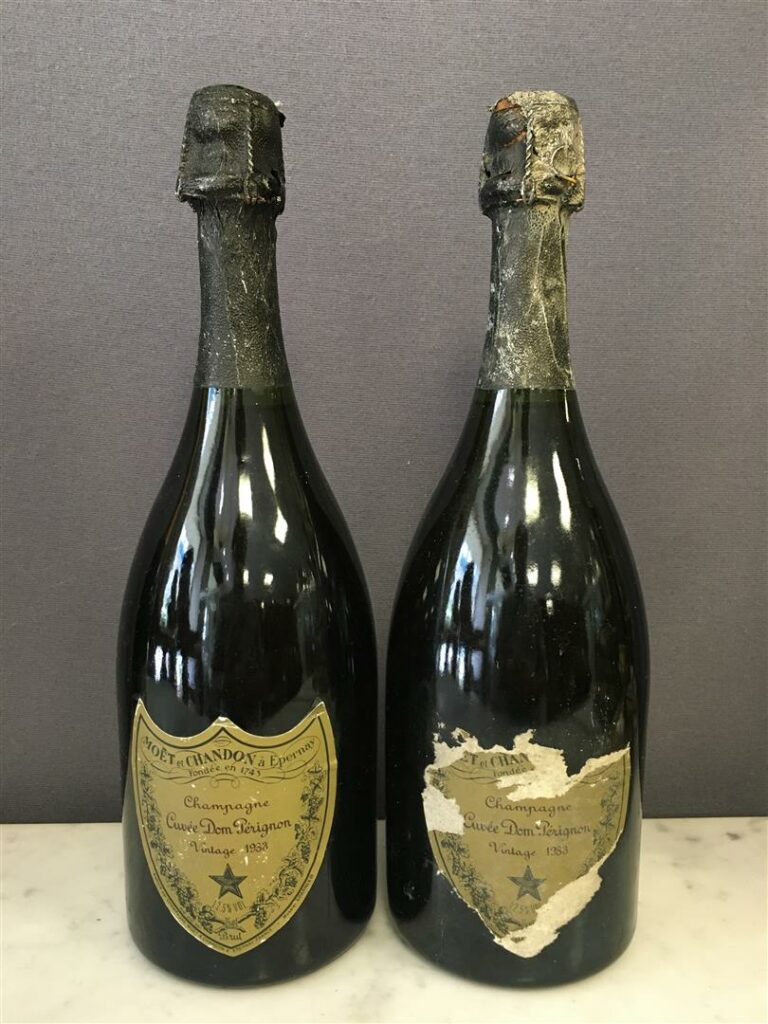 2 bouteilles, DOM PERIGNON, cuvée Vintage 1983 (1 étiquette abimée).