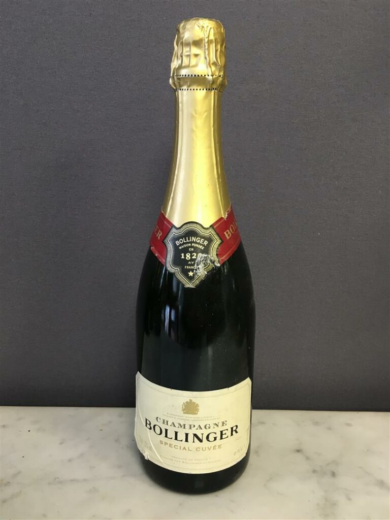 1 bouteille, BOLLINGER, Champagne brut, Spécial Cuvée.