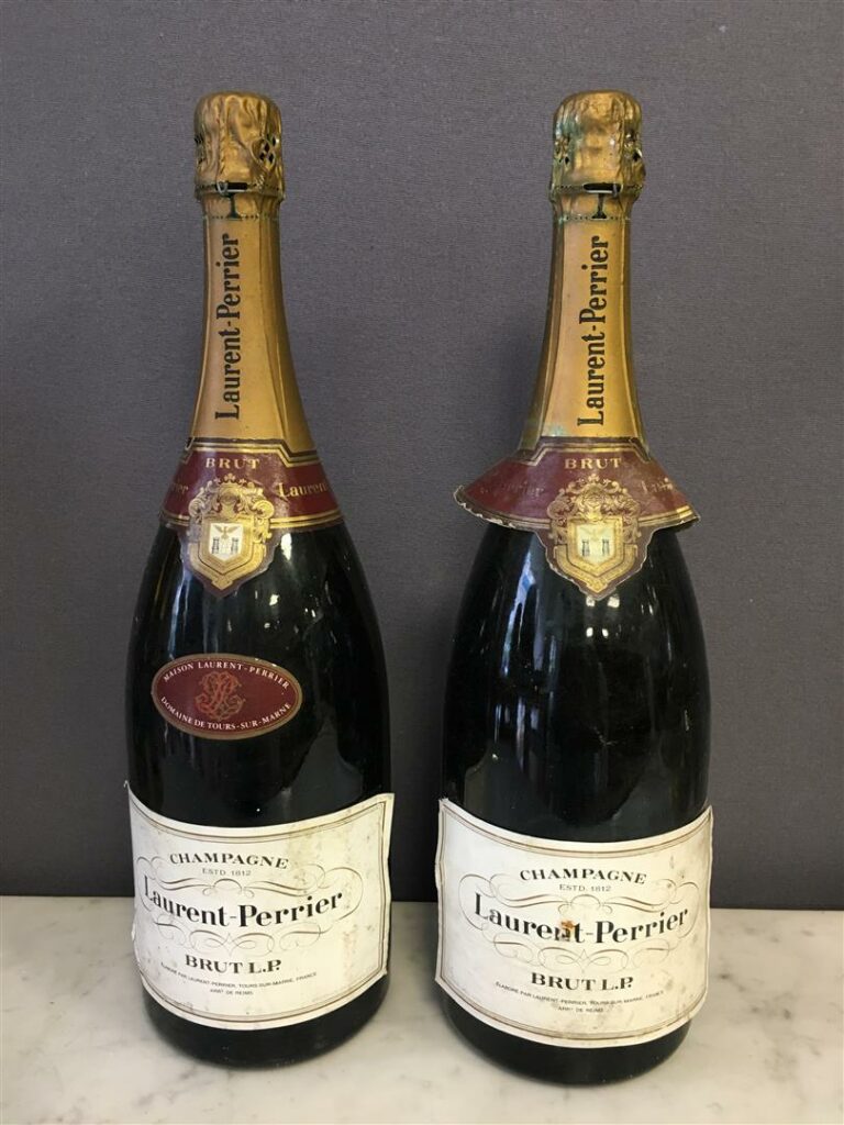 2 magnums, LAURENT-PERRIER, Champagne brut (1 étiquette et collerette abimée).…