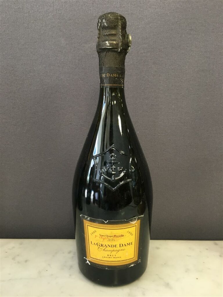1 bouteille, LA GRANDE DAME, Veuve-Cliquot, Champagne brut, cuvée 1990.