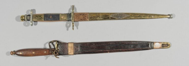 Deux dagues - Acier, bois, cuivre, laiton, cuir - Afrique subsaharienne, probab…