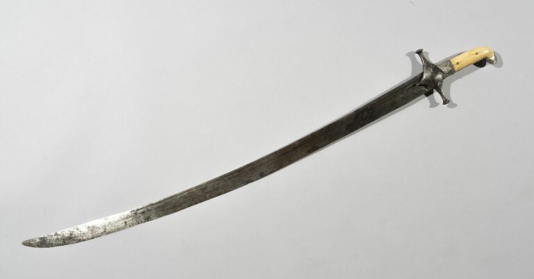 Epéé moyen Orientale Saif - Probablement Oman, XIXe siècle - Longueur 92 cm - -…