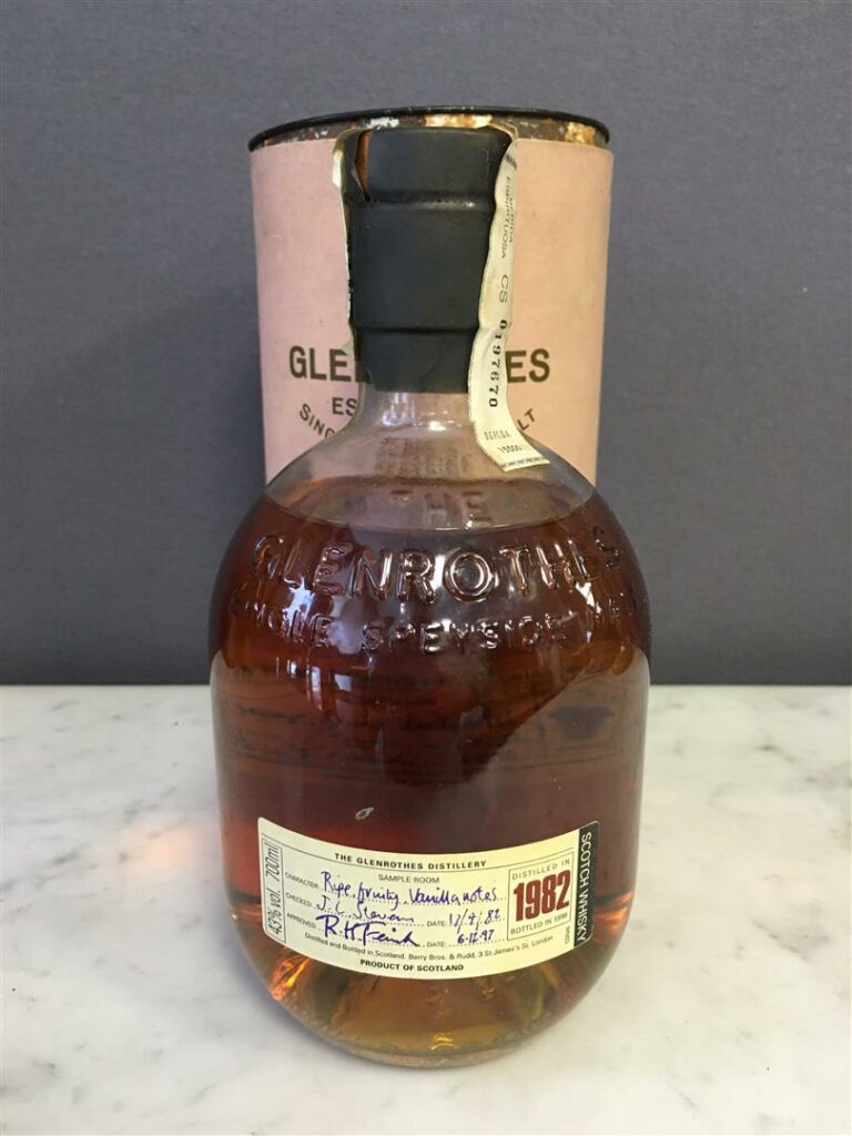 1 bouteille, GLENROTHES, Scotch Whiskey, distillé en 1982, mis en bouteille en…