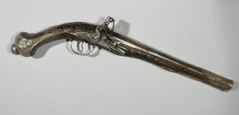 Pistolet Ottoman - Bois, argent, acier - Empire Ottoman, XIXe siècle, - Longueu…