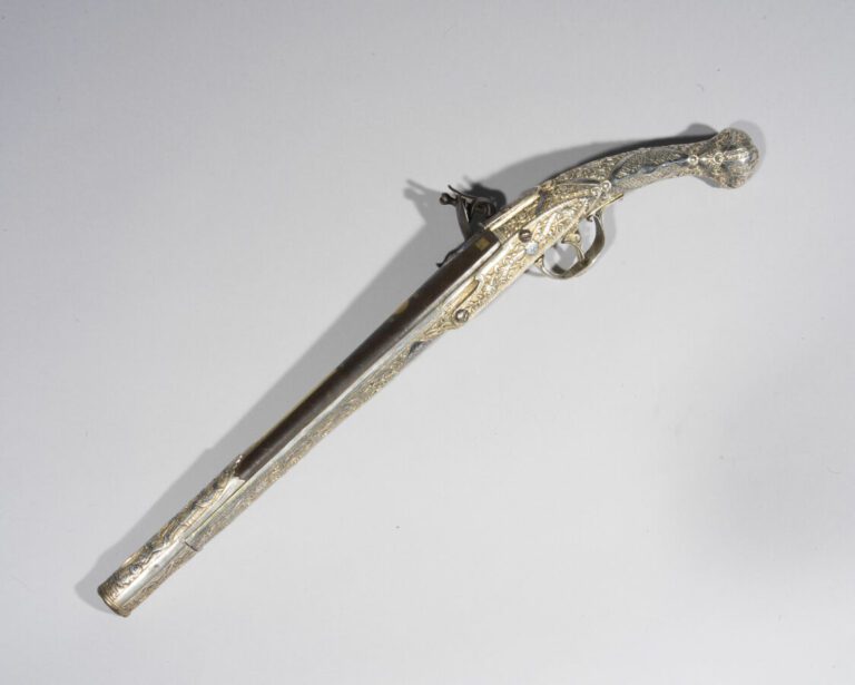 Pistolet Ottoman - Acier en partie incrusté de laiton, argent partiellement nie…