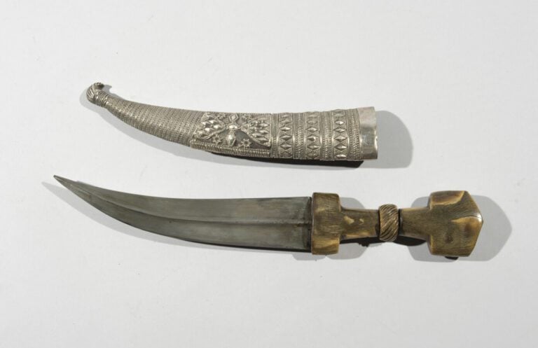 Khanjar Ottoman - Acier, corne, argent - Empire Ottoman XIXe siècle - Longueur…