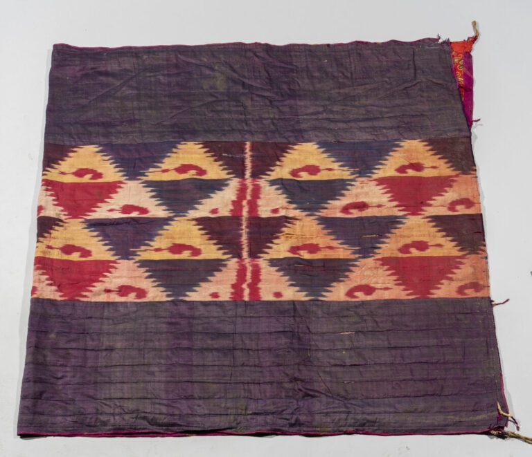 Textile ikat à décor de boteh - Asie Centrale, XXe siècle - Longueur 202 cm - -…