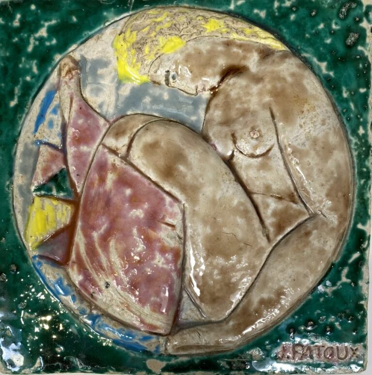 J. PATOUX - CARREAU de céramique polychrome à décor dans un cercle d'une femme…