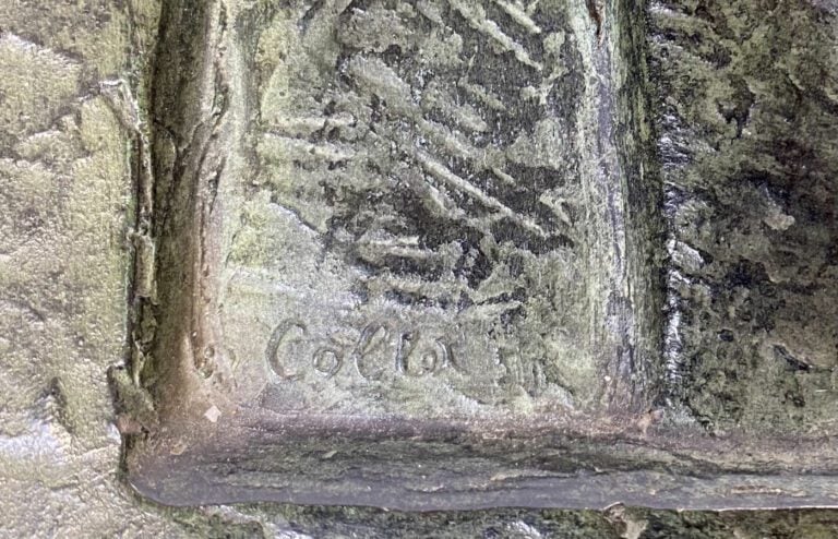 COLLET. Plaque rectangulaire en céramique patinée verte "Vierge à l'enfant".40…