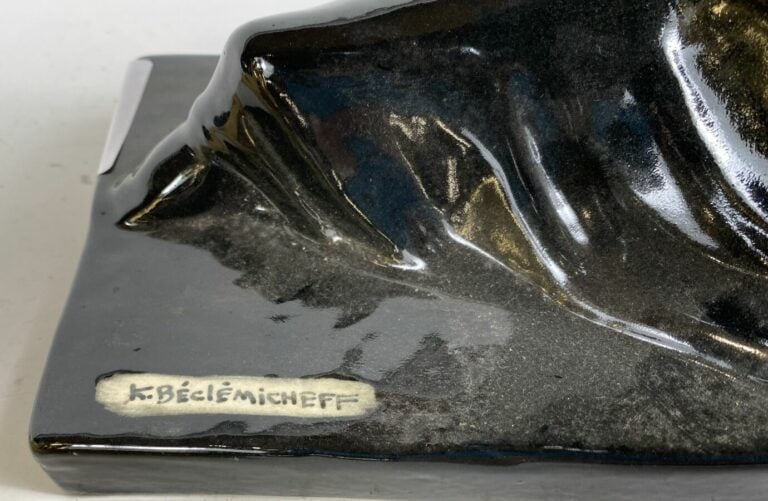 CLÉO BECLEMICHEFF (1898-1976) - Paire de sujets en céramique "femmes à la boule…