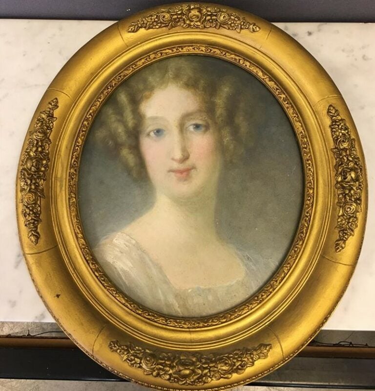 Ecole française vers 1900. - Portrait de femme en buste - Huile sur carton. - 3…
