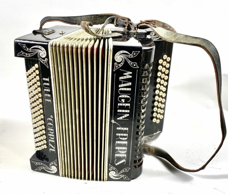 Accordéon MAUGEIN Frères, Tulle Corrèze.