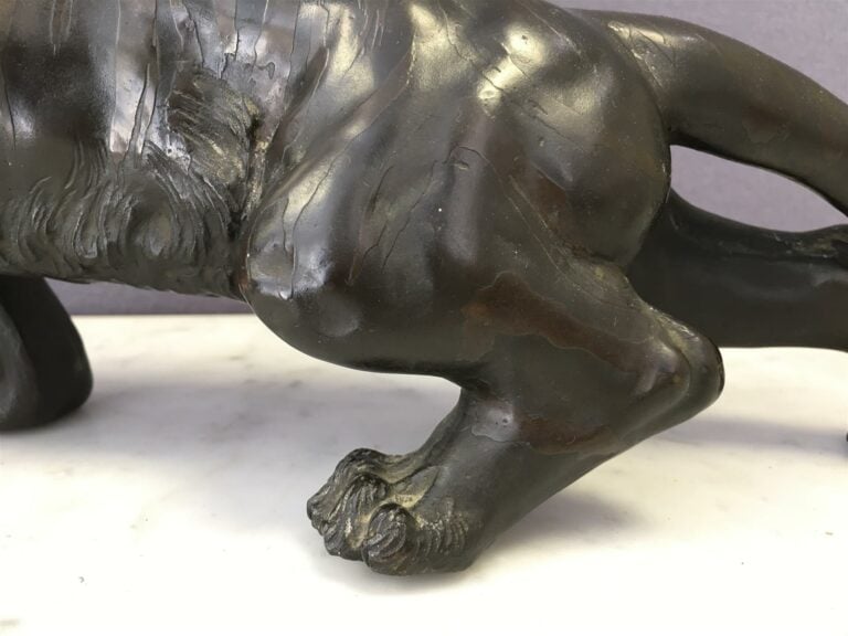 Tigre marchant en bronze (accidents à la queue). - Travail japonais, époque Mei…