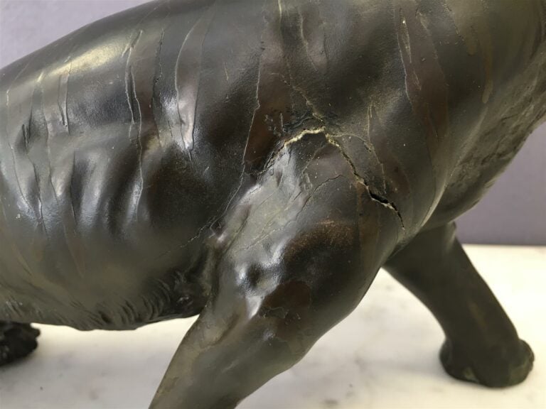 Tigre marchant en bronze (accidents à la queue). - Travail japonais, époque Mei…