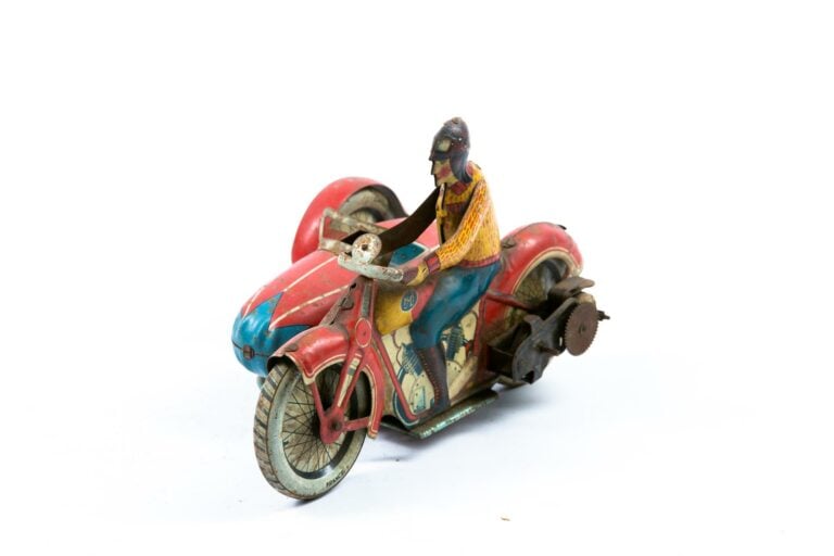 Side-car mécanique en tôle lithographiée (manque la clef de remontage, légères…