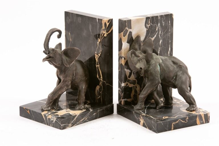 Charles PAILLET (1871-1937). - Paire de serre-livres, Eléphants - Bronzes à pat…