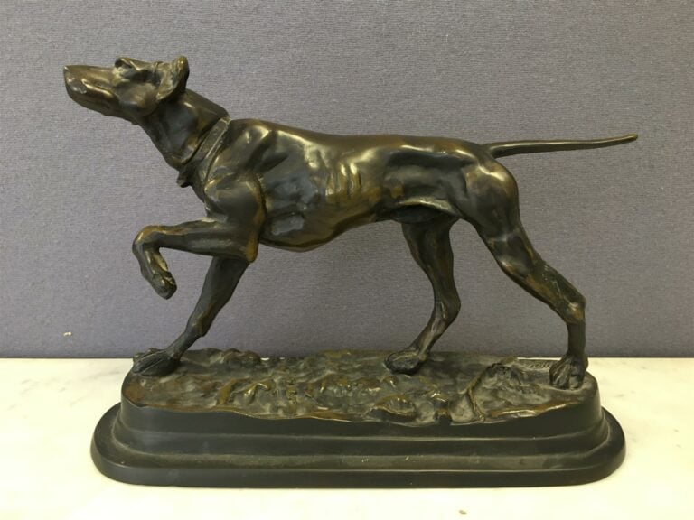 Jules MOIGNIEZ (1835-1894). - Chien à l'arrêt - Bronze à patine brune, signé Mo…