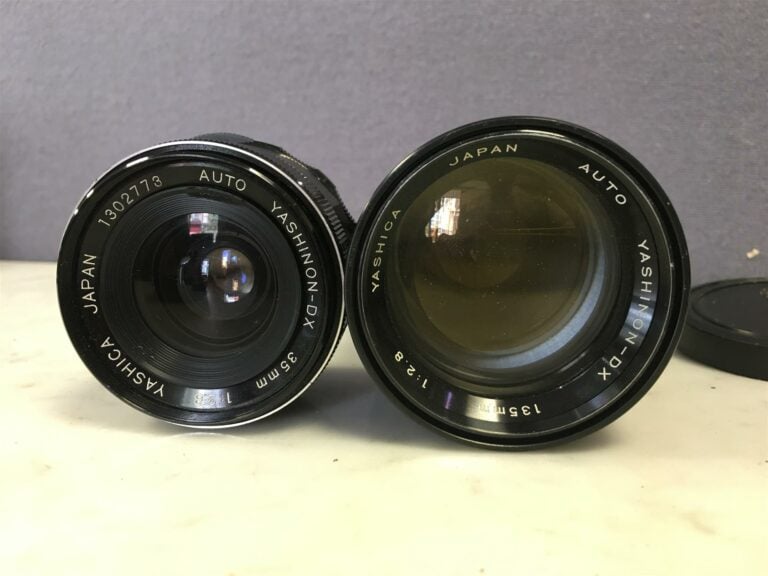 YASHICA, deux objectifs, 1:2,8/35 mm et 1:2.8/135 mm.
