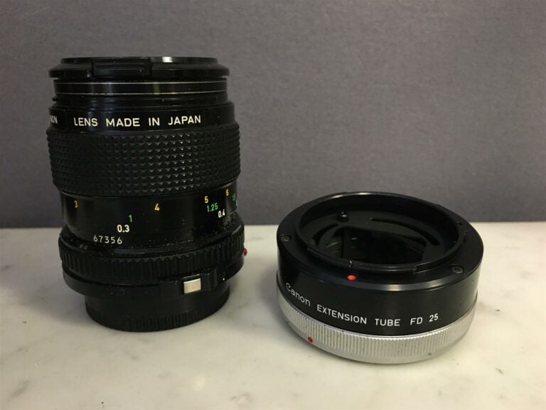 CANON, un objectif 1:3.5/50 mm et Extension tube FD 25.
