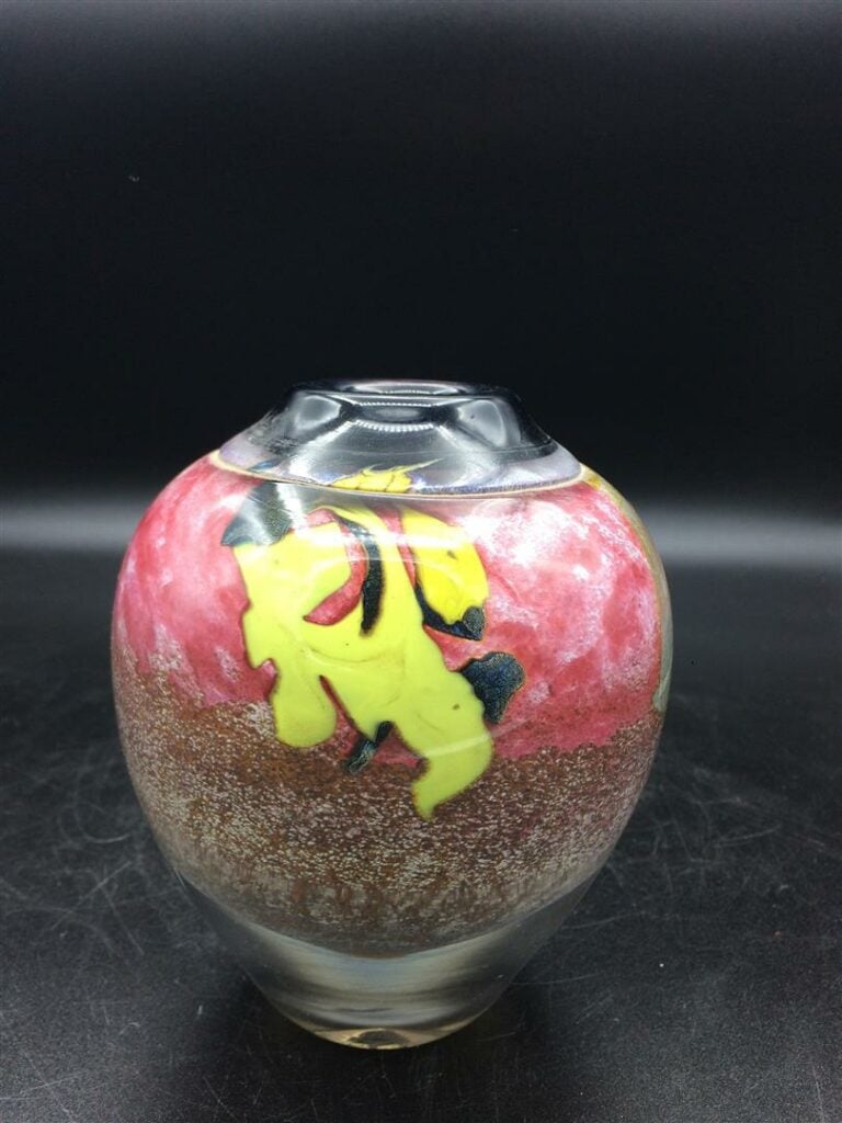 Jean-Claude NOVARO (1943-2015). - Vase ovoïde en verre intercalaire à inclusion…