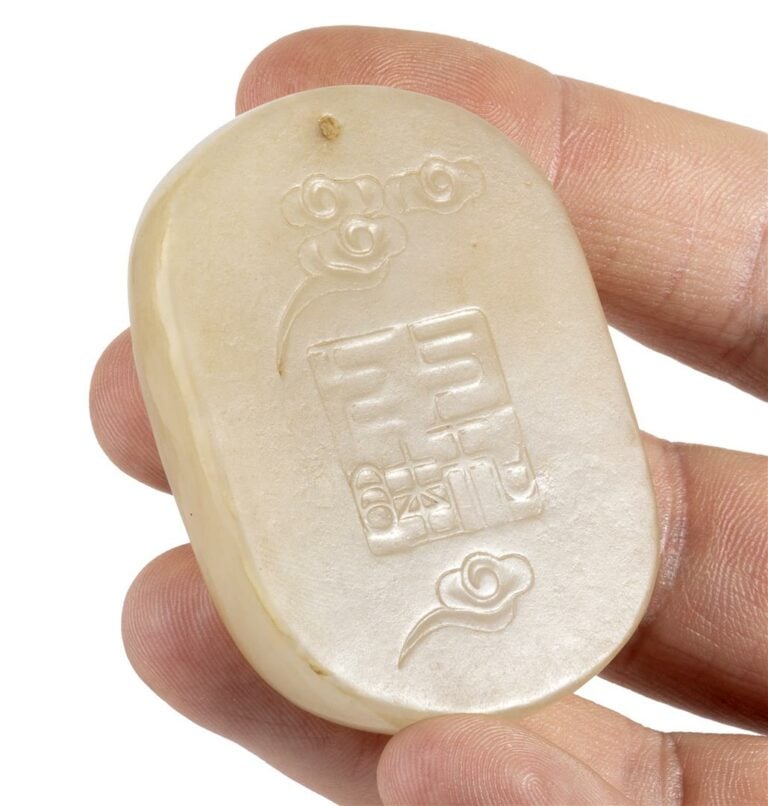[PARIS] LOT DE QUATRE (4) PLAQUES / PENDENTIFS / PEI EN JADE - Chine, Moderne -…