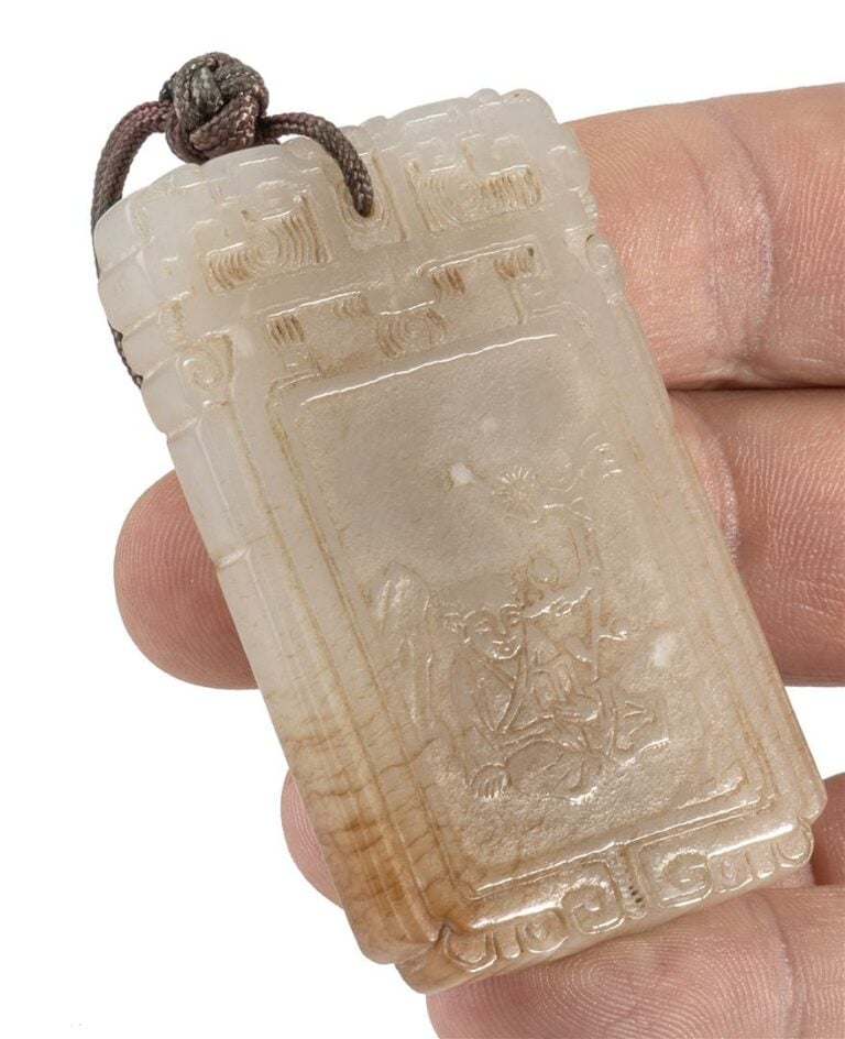 [PARIS] LOT DE QUATRE (4) PLAQUES / PENDENTIFS / PEI EN JADE - Chine, Moderne -…