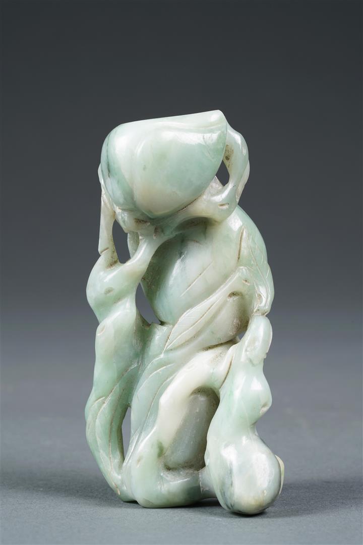 POIDS A ROULEAUX EN JADE JADEITE - Chine, Epoque XXe siècle - Sculpté dans une…