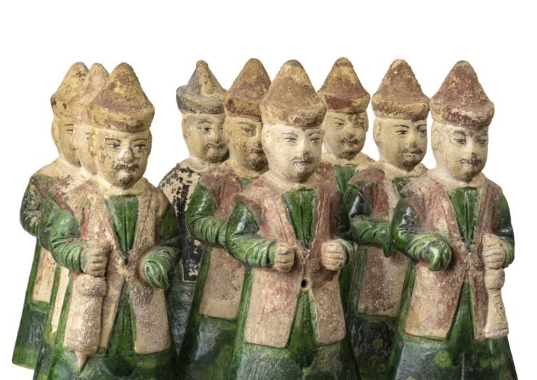 PROCESSION DE DIGNITAIRES - Chine, Style Ming et présumément de la période - En…
