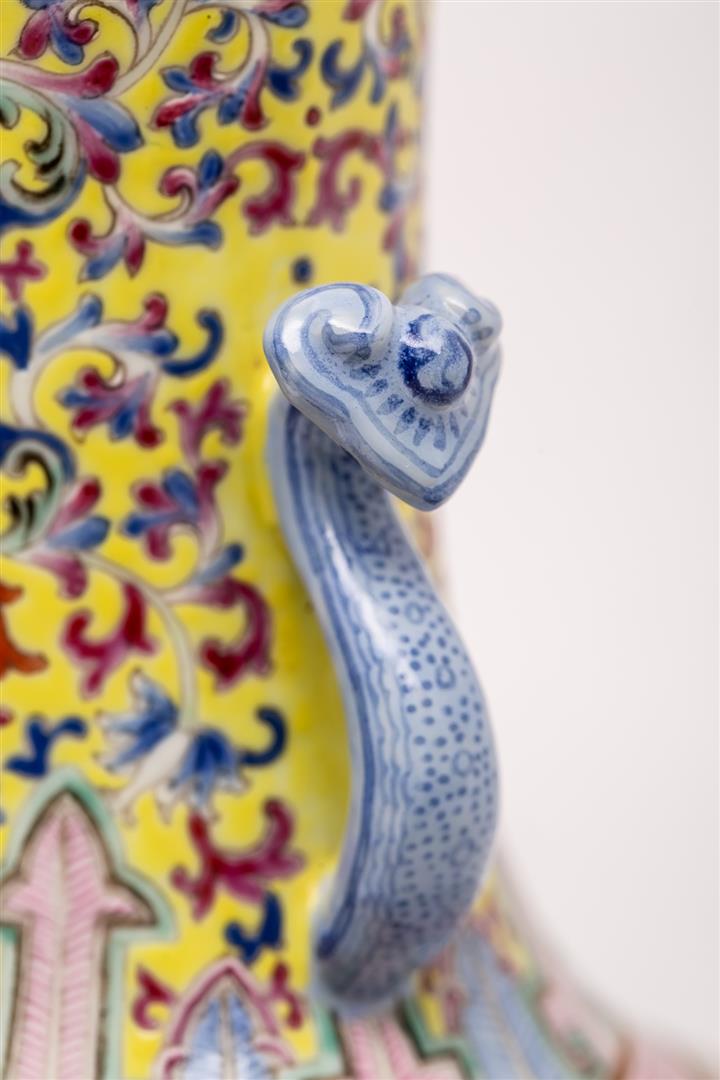 VASE EN FORME DE SPHERE CELESTE, TIANQIUPING - Chine - Les anses, hautement pla…