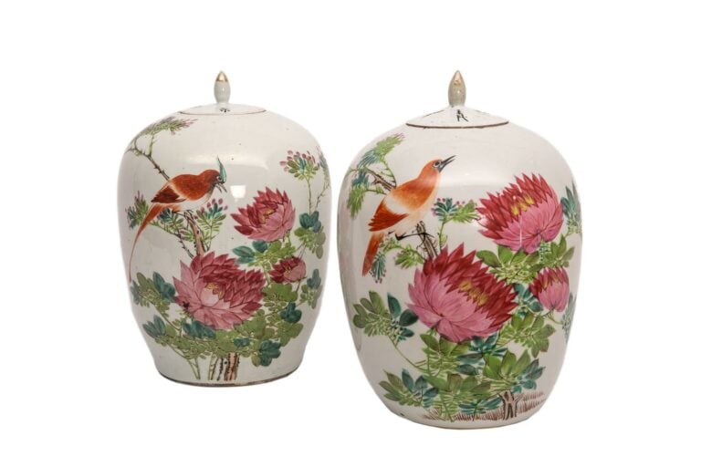 SUITE DE DEUX (2) JARRES OVOIDES EN PORCELAINE DE STYLE QIANJIANG - Chine, XXe…