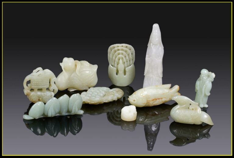 ACCUMULATION DE DIX (10) SUJETS EN JADE - Chine, Epoque XXe siècle - Elle compr…