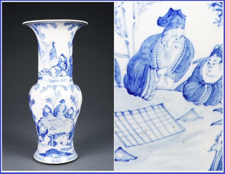 GRAND VASE DE FORME QUEUE DE PHENIX EN FAIENCE A DECOR BLEU COBALT, FENGWEIZUN…