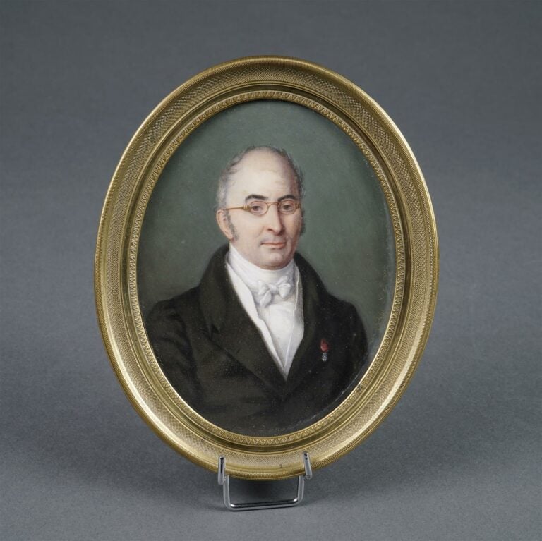 Ecole française vers 1830. - Portrait d'homme aux bésicles et à la légion d'hon…