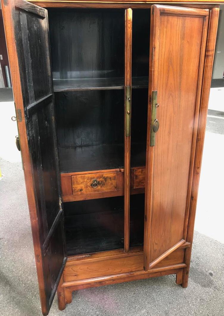 ARMOIRE CHINOISE PROBABLEMENT EN ORME / HUALIA, FANGJIAO GUI - Chine, Epoque XX…