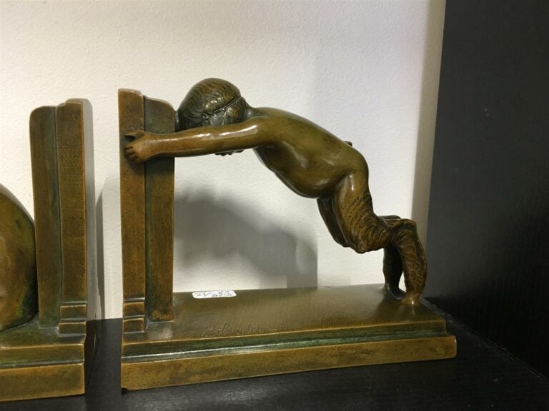 Paul SILVESTRE (1884-1976). - Paire de serre-livres aux faunes - Deux sculpture…