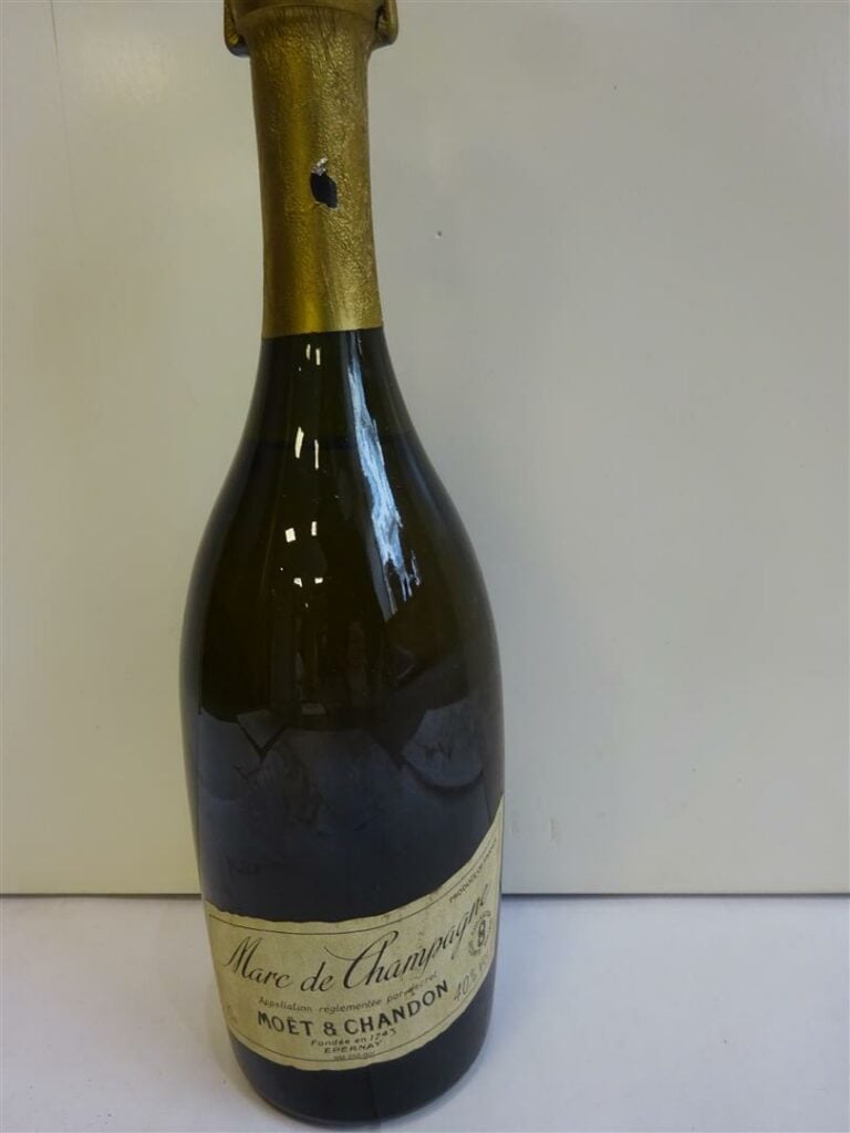 1 bouteille, MARC DE CHAMPAGNE MOET CHANDON