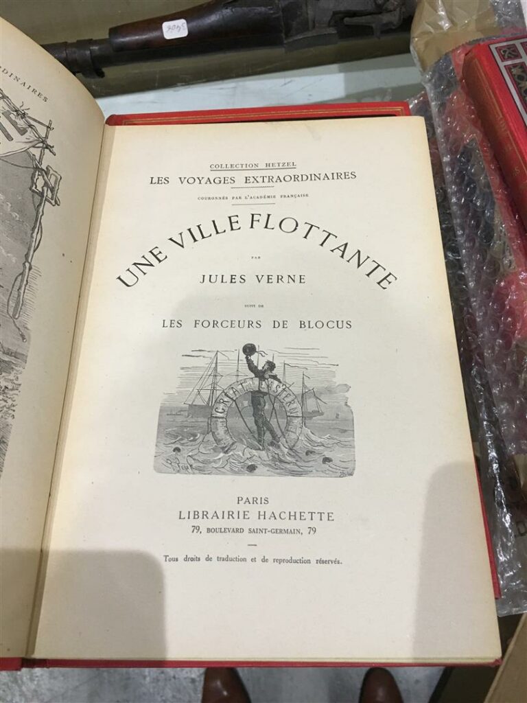 Jules Verne. Une Ville flottante. Ill. de Férat. Librairie Hachette, sans date…