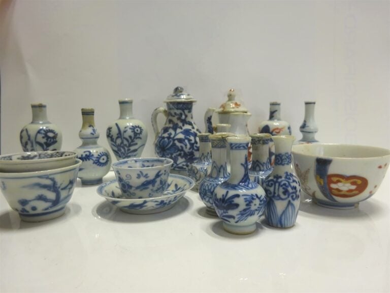 ACCUMULATION DE VINGT-ET-UNE (21) PORCELAINES DE LA COMPAGNIE DES INDES - Chine…