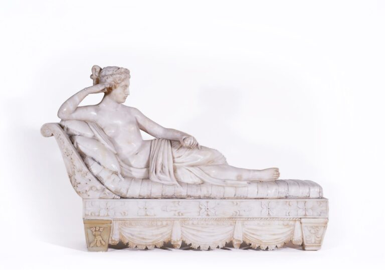 D'après Antonio CANOVA. - Pauline Borghese - Sculpture en marbre blanc, d'après…