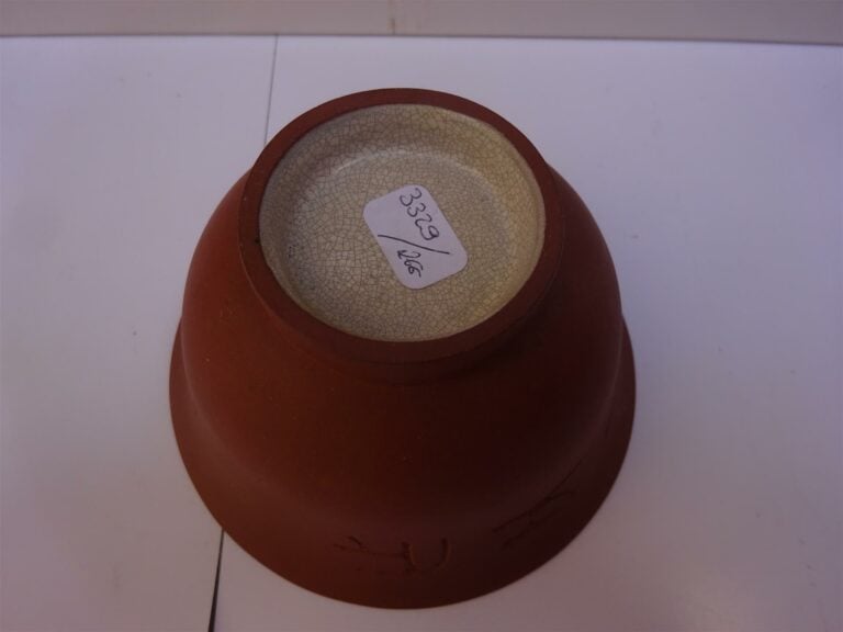 LOT DE CINQ (5) OBJETS ASIATIQUES - Chine et Japon - Il comprend : - > 1 théièr…