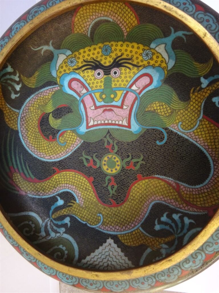 BRÛLE-PARFUM LENTICULAIRE EN EMAUX CLOISONNES - Chine, Epoque XXe siècle, Pério…