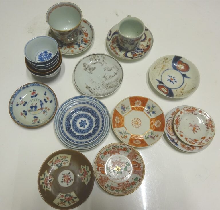 ACCUMULATION DE QUINZE (15) PRESENTOIRS ET HUIT (8) SORBETS EN PORCELAINE - Chi…