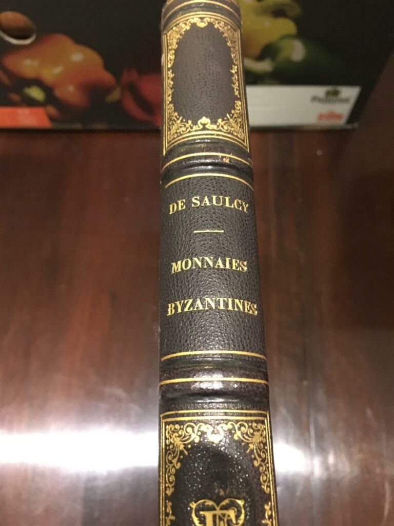 SAULCY (F. de) : Essai de classification des suites monétaires byzantines. Plan…