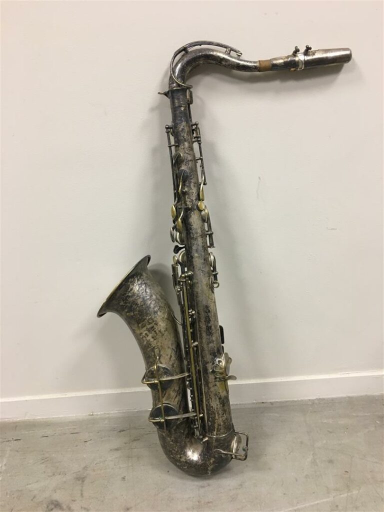 Saxophone ténor SELMER vintage, n°16207 (importante oxydation, en l'état, à rév…